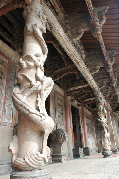 鹿港龙山寺 龙柱