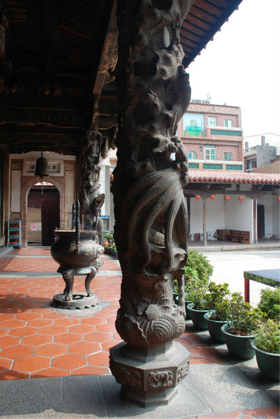 鹿港龙山寺 龙柱