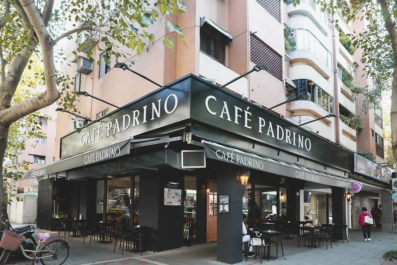 Cafe Padrino设计风格走古典欧式路线